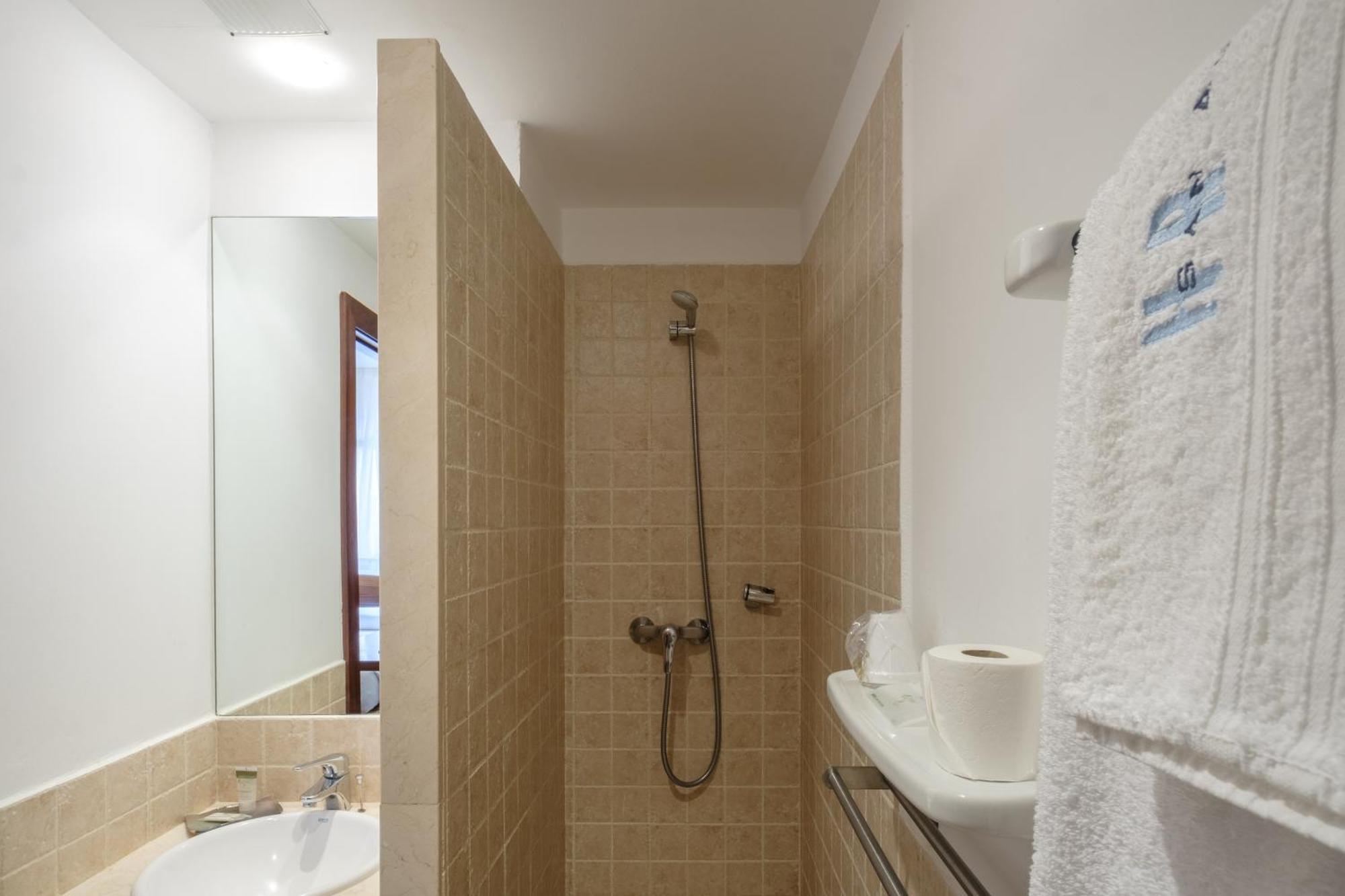 טאפיה דה קסרייגו Hotel Restaurante San Anton מראה חיצוני תמונה