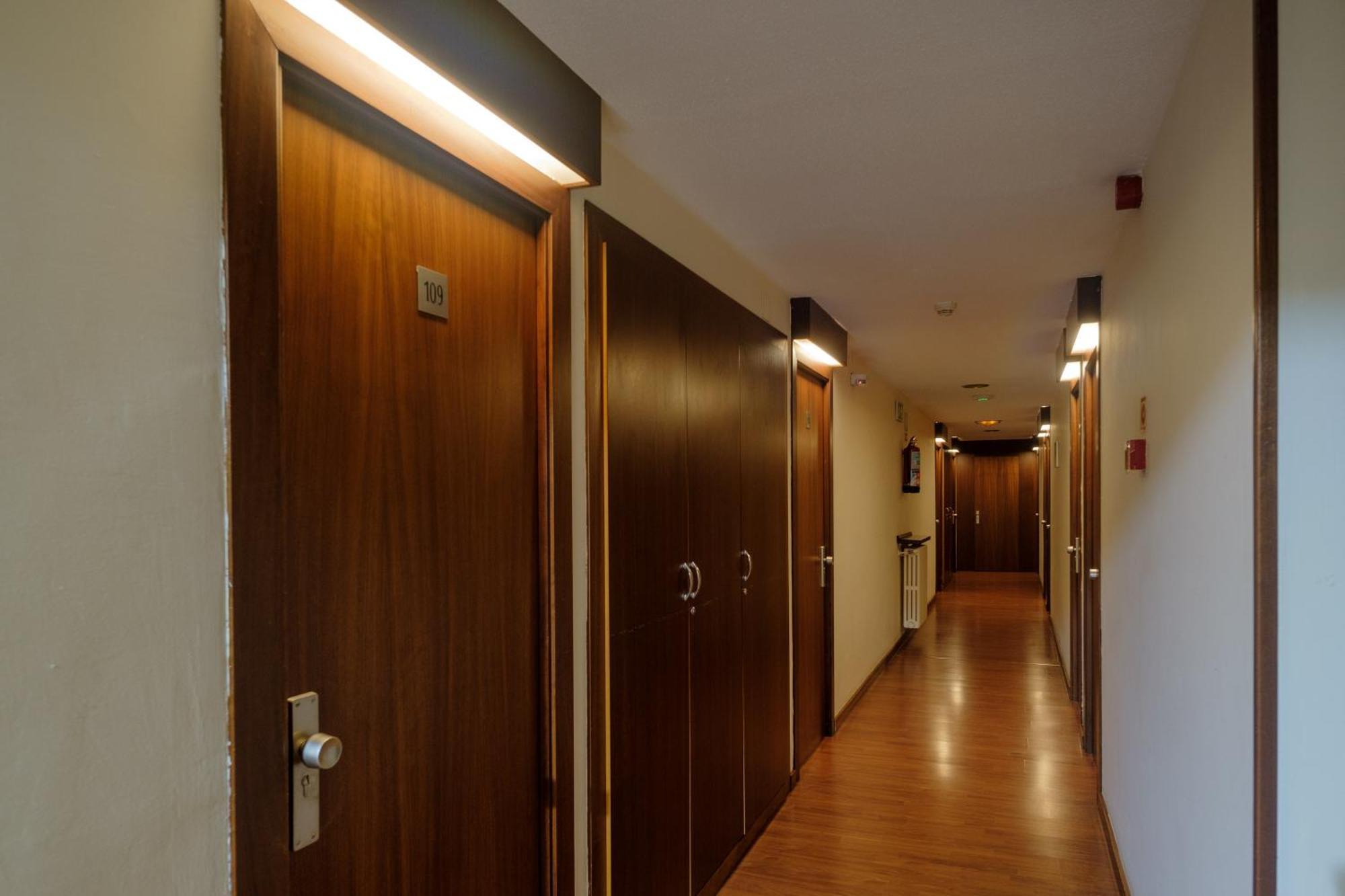 טאפיה דה קסרייגו Hotel Restaurante San Anton מראה חיצוני תמונה