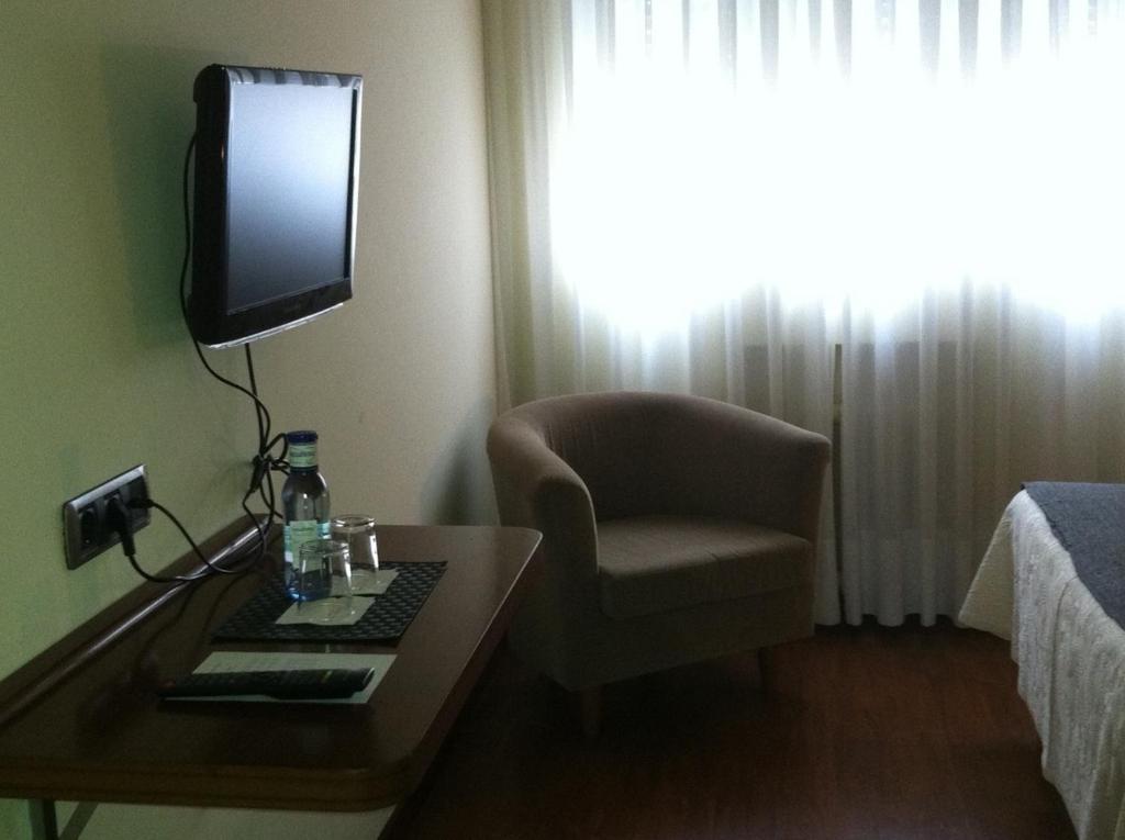 טאפיה דה קסרייגו Hotel Restaurante San Anton חדר תמונה