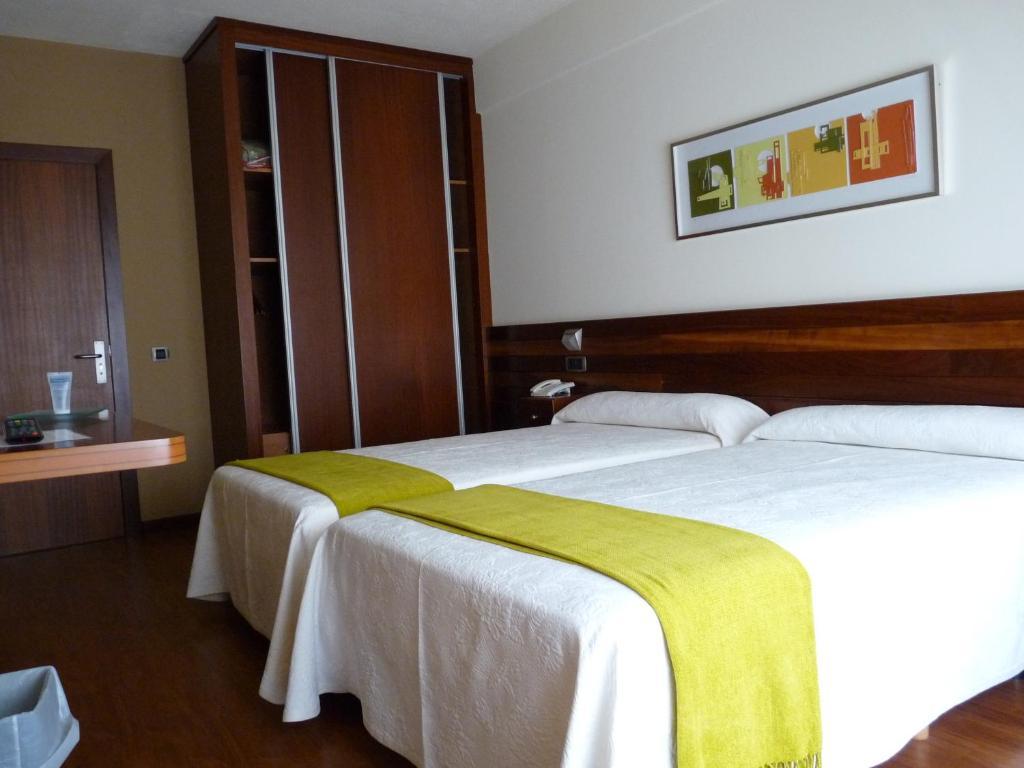 טאפיה דה קסרייגו Hotel Restaurante San Anton מראה חיצוני תמונה